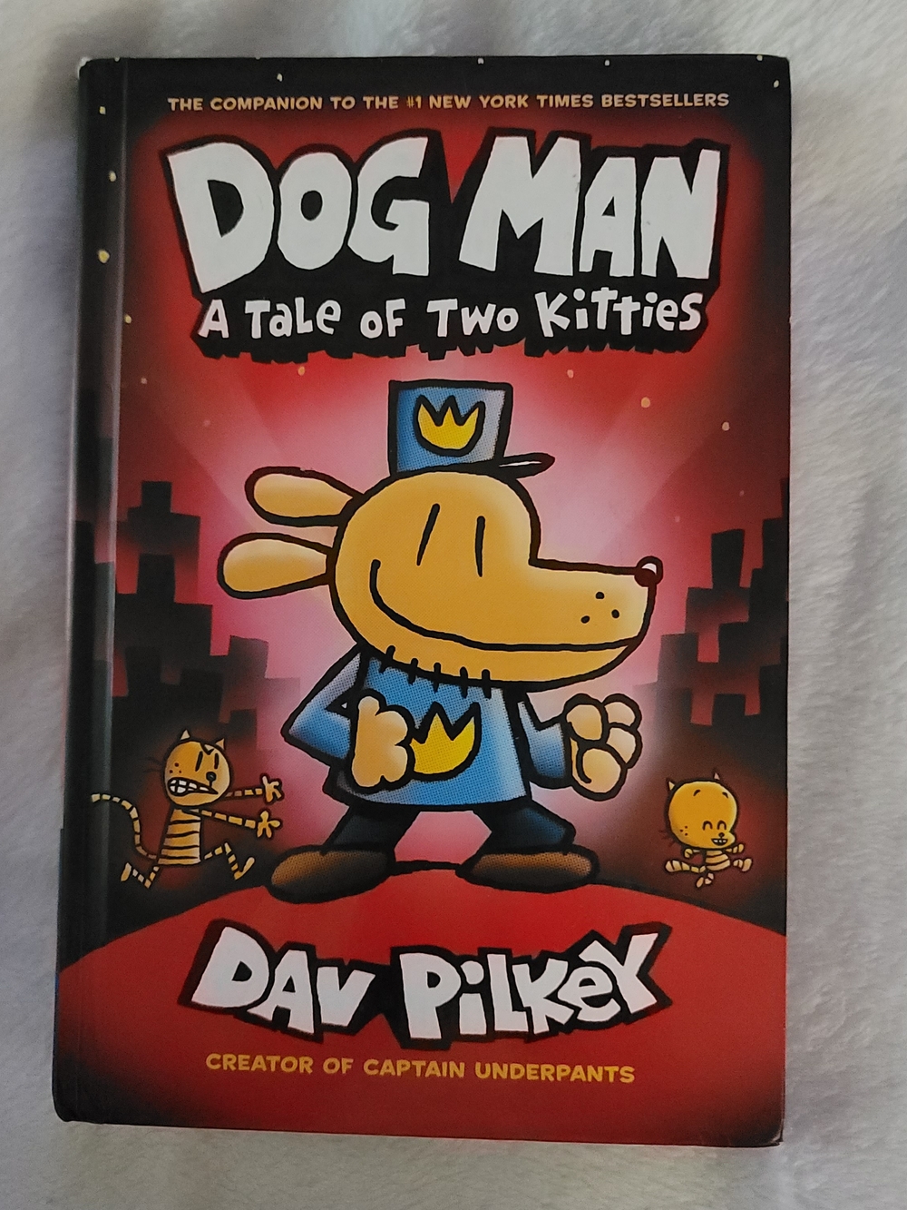 Scholastic Dog Man Hardcover A Tale Of Two Kitties EUC Book Comic